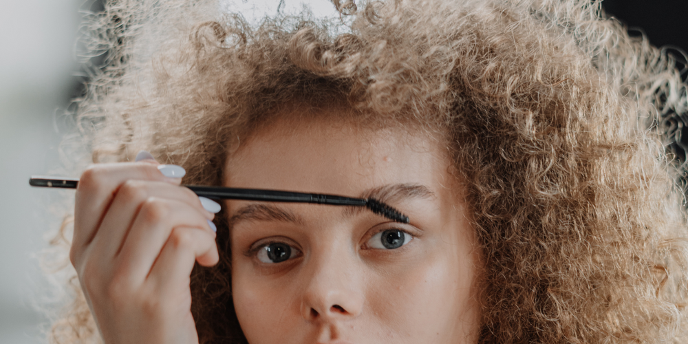 Get thick eyebrows: Here's how