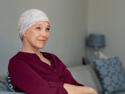 Forskning visar att laserterapi påskyndar hårväxt efter kemoterapi