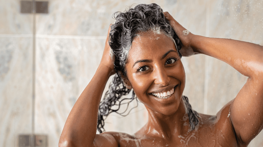 Pourquoi et quand utiliser un shampooing stimulant la pousse des cheveux?